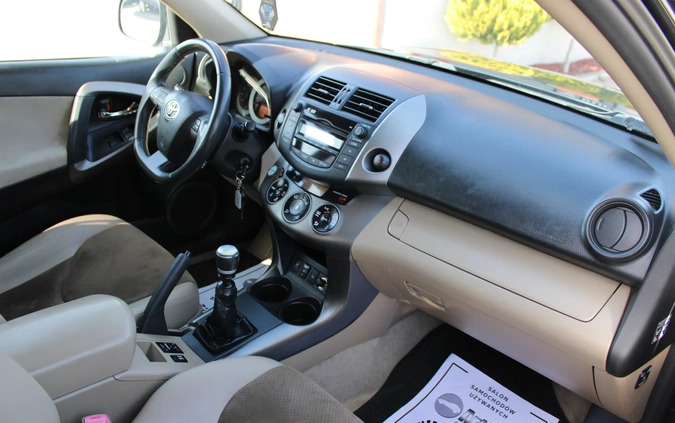 Toyota RAV4 cena 39900 przebieg: 274513, rok produkcji 2011 z Dukla małe 407